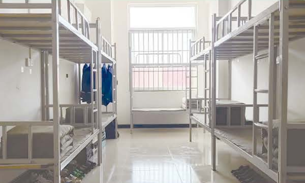 郑州平原邮电中等专业学校寝室有空调吗？